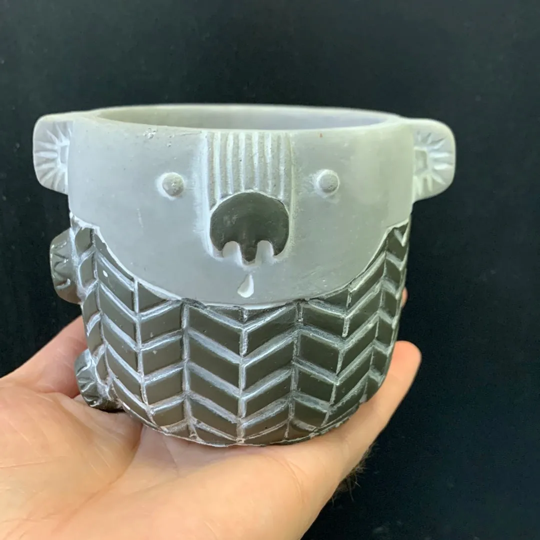 Kira the Koala Pot